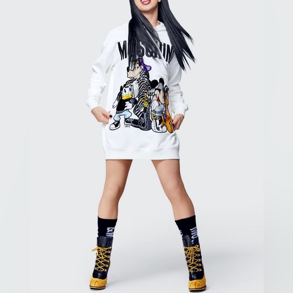 Moschino H&M Disney Collaboration Hoodie 2018 Release - Picture 5 of 17